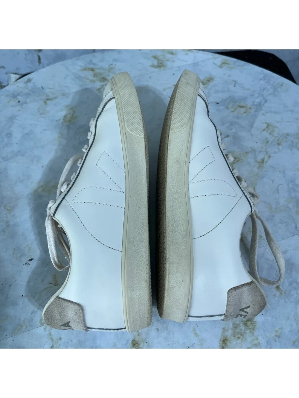 Veja upper midsole